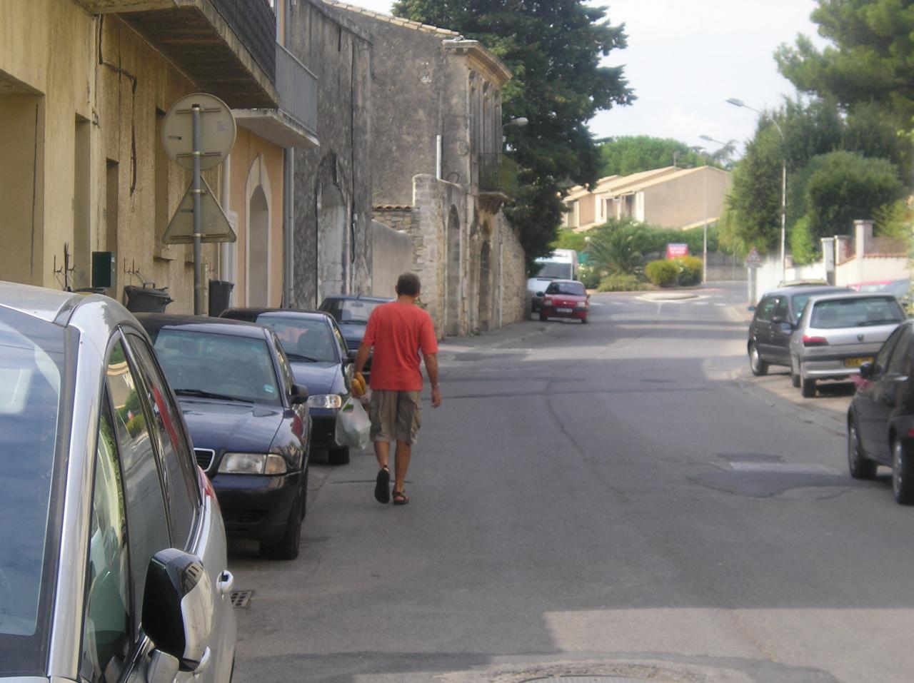 Pas de parkings= Pas de trottoirs.